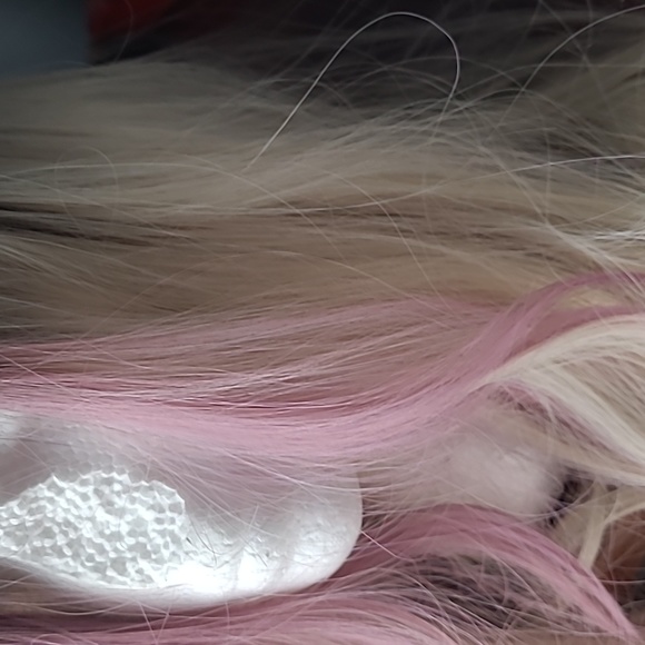 Oufei blonde wig with highlights - Picture 4 of 6